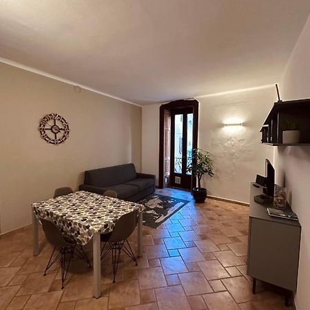 La Casa Del Corso Apartment Arona Bagian luar foto