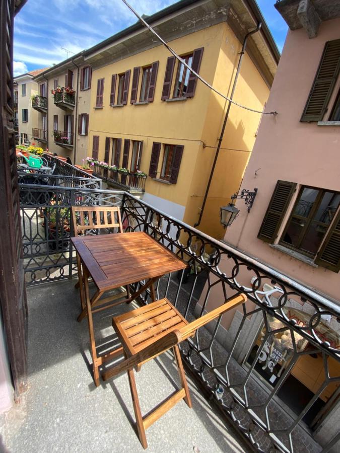 La Casa Del Corso Apartment Arona Bagian luar foto